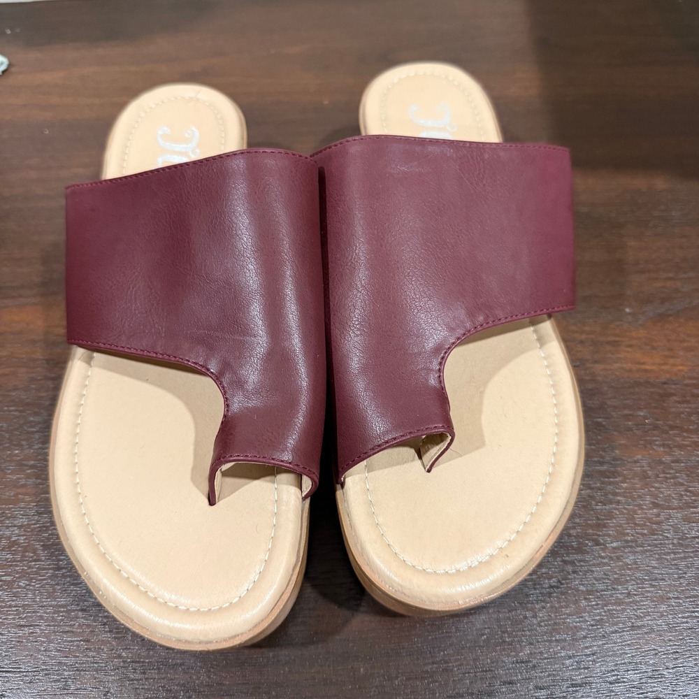 JC Shoes Burgundy Faux Leather Toe Loop‎ Platform Wedge Slide Sandals Womens 8